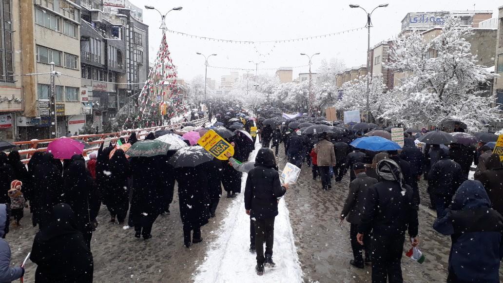 همدان در گرمای فجر چهلم سپیدپوش شد همدان در گرمای فجر چهلم سپیدپوش شد