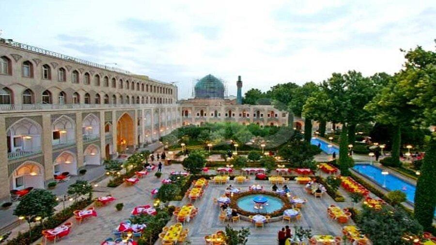 کرونا هتل عباسی اصفهان را پس از 53 سال به تعطیلی کشاند