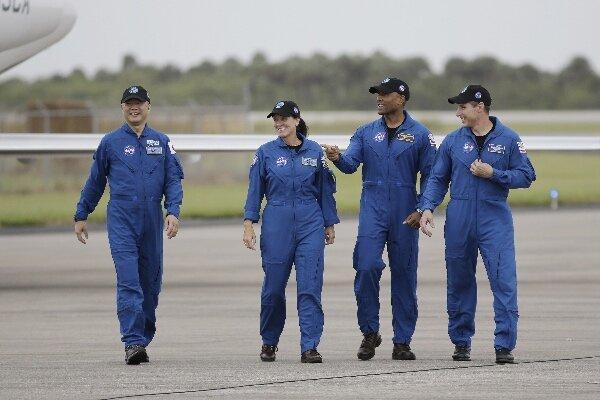 4 فضانورد برای سفر به فضا با کپسول اسپیس ایکس آماده می شوند