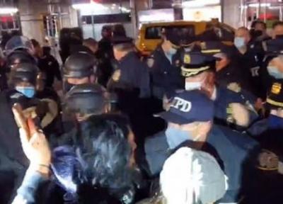هجوم پلیس نیویورک به شرکت کنندگان در تجمع ضدنژادپرستی