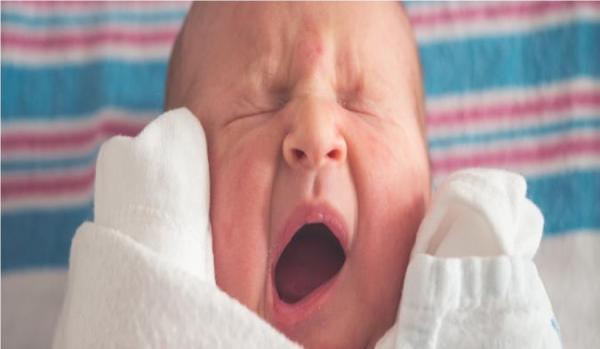 راجع به آفت دهان نوزادان بیشتر بدانید