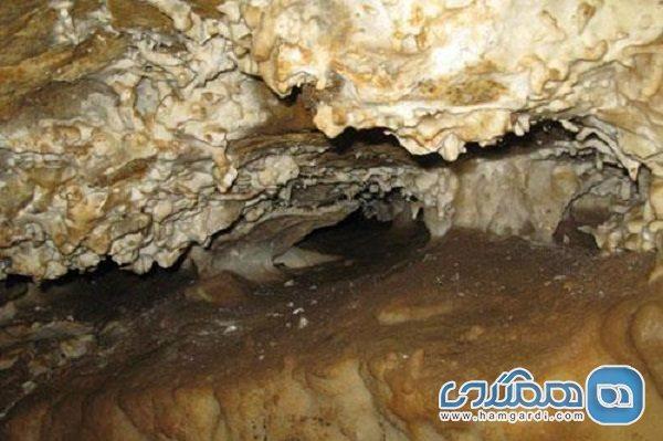 غار آسیلی یکی از جاذبه های طبیعی استان مرکزی است